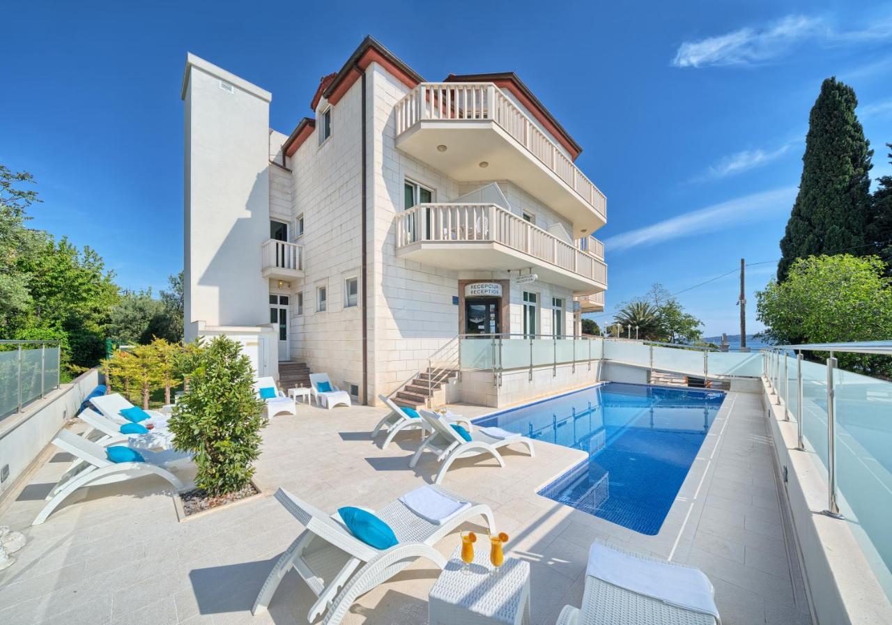 Hotel Riva Kastela With Swimming Pool 外观 照片